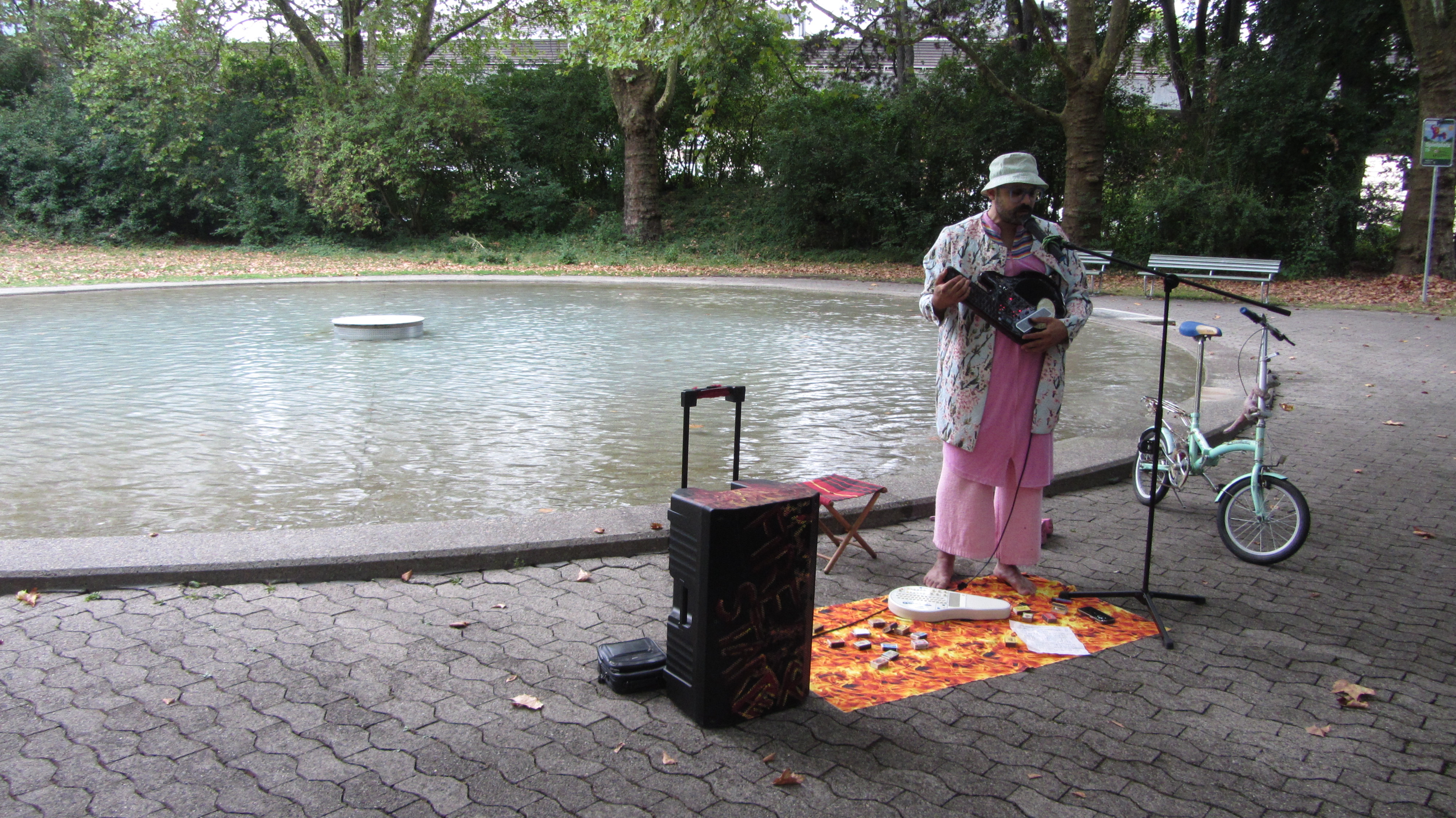 Further view of the work “I han es Zündhölzli azündt”