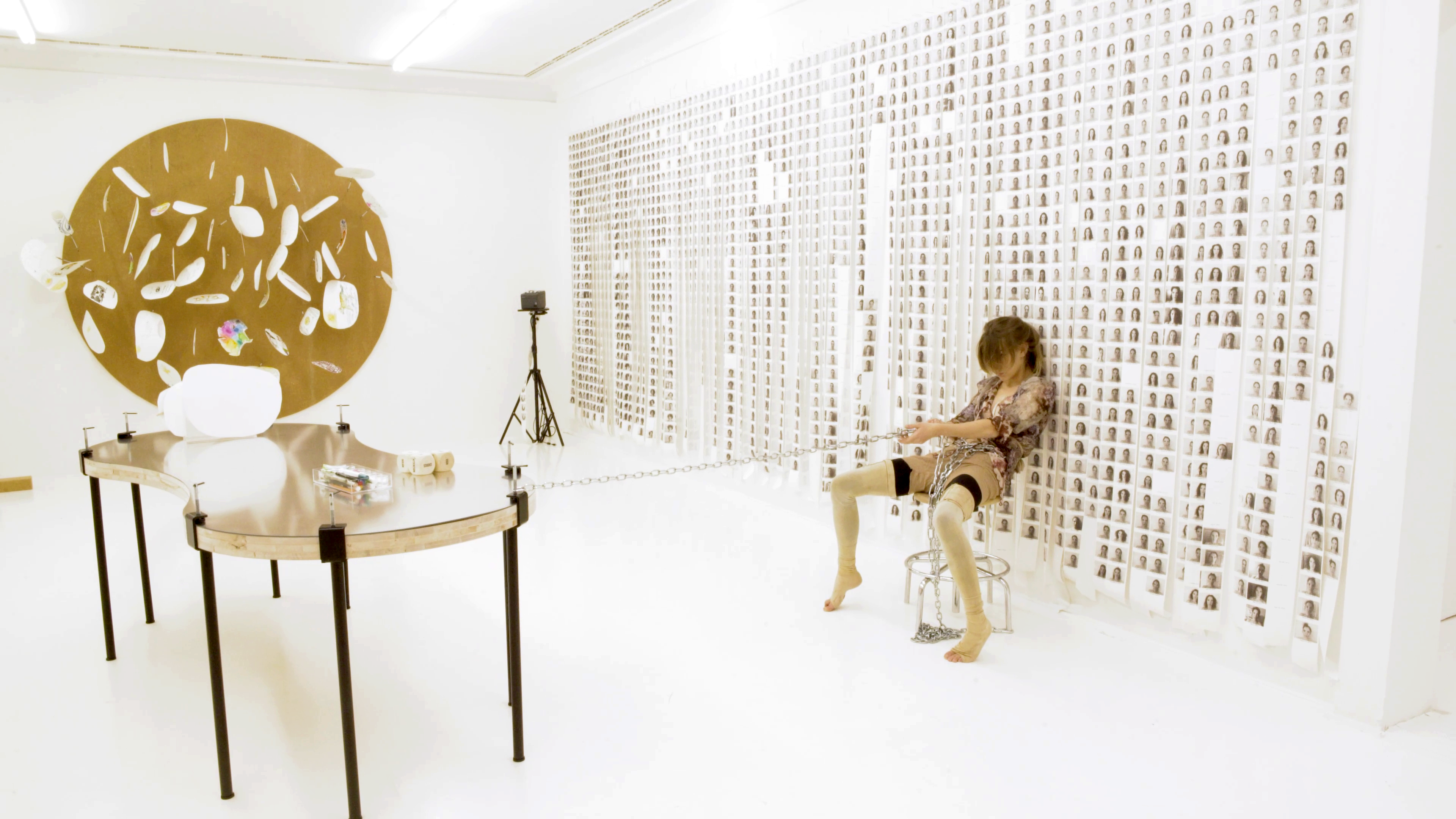 Video Still: Performerin Alyssa Berrez. Filmed by Studio Toericht